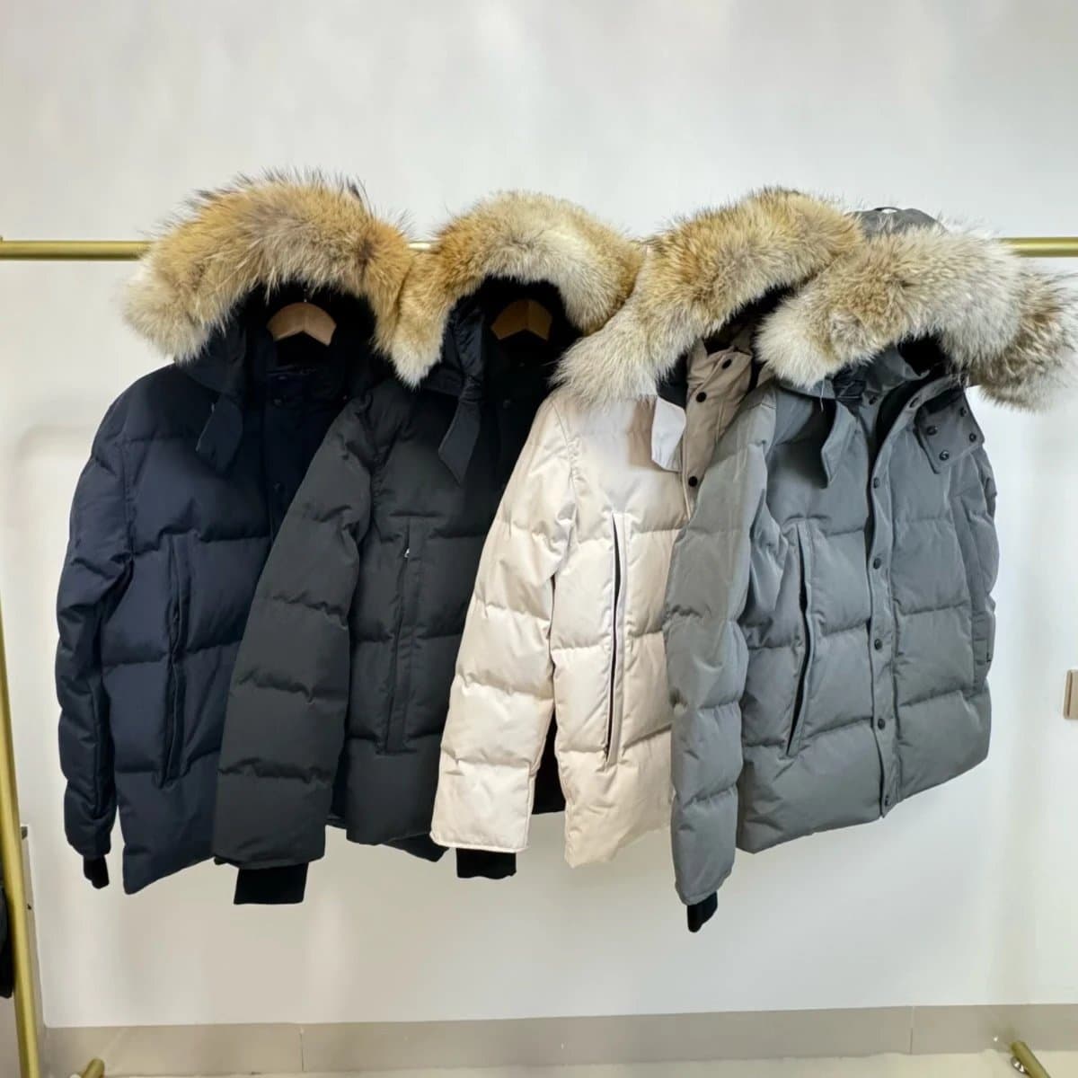 29# Wyndham parka jiacket fur and badge