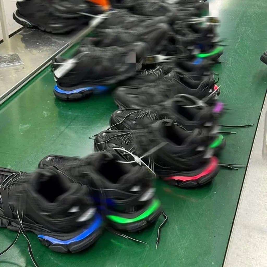 Bale.nciaga Tr.ack l.ed+WhatsApp:+86  18759151930